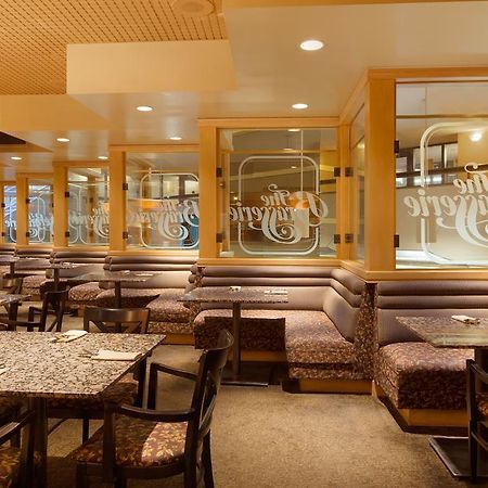 Coast Plaza Hotel And Suites Vancouver Extérieur photo