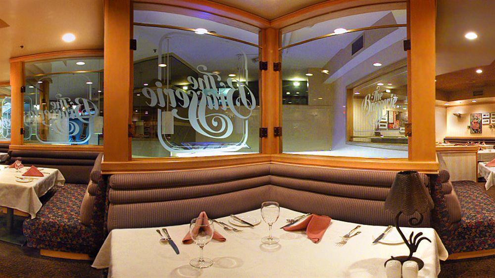 Coast Plaza Hotel And Suites Vancouver Extérieur photo