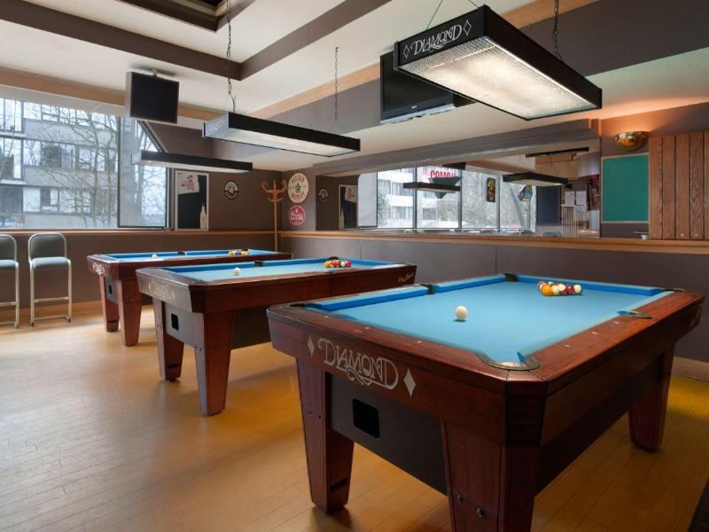 Coast Plaza Hotel And Suites Vancouver Extérieur photo