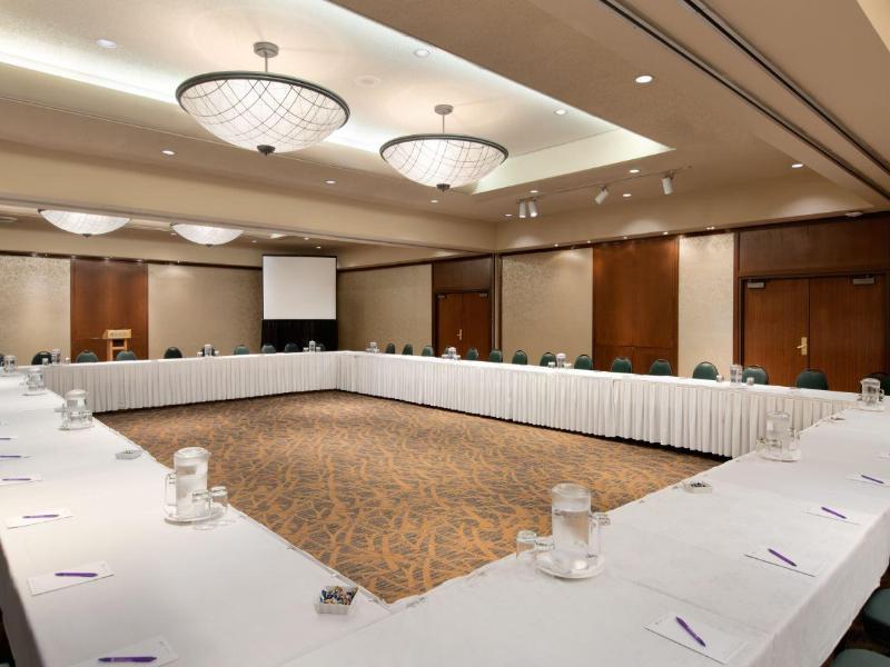 Coast Plaza Hotel And Suites Vancouver Extérieur photo