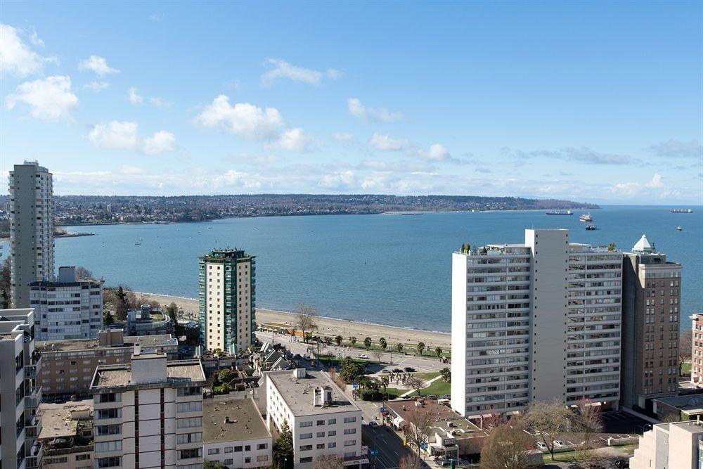 Coast Plaza Hotel And Suites Vancouver Extérieur photo