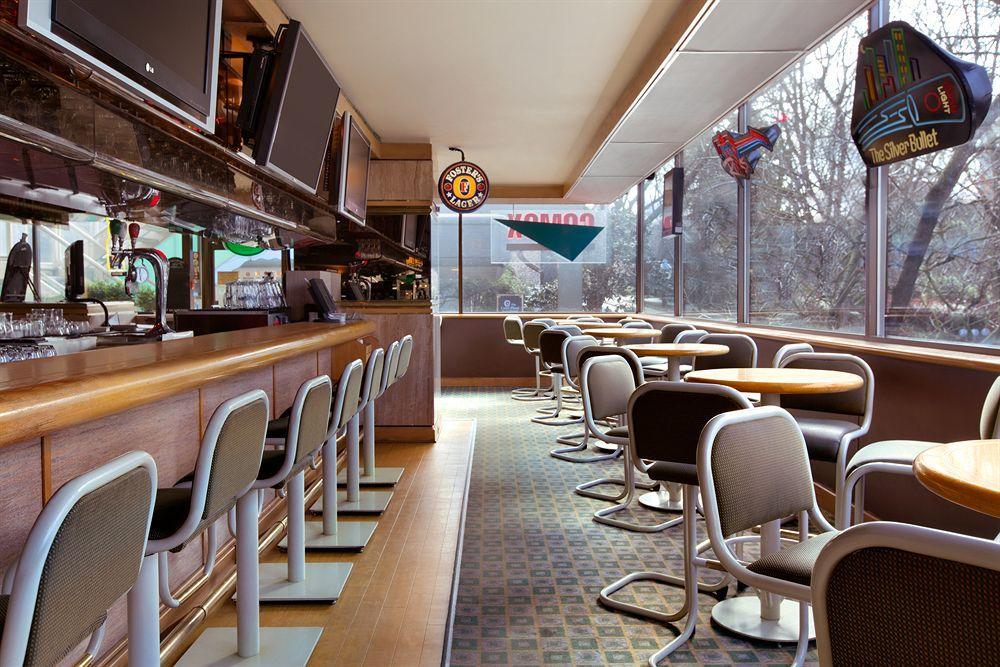 Coast Plaza Hotel And Suites Vancouver Extérieur photo