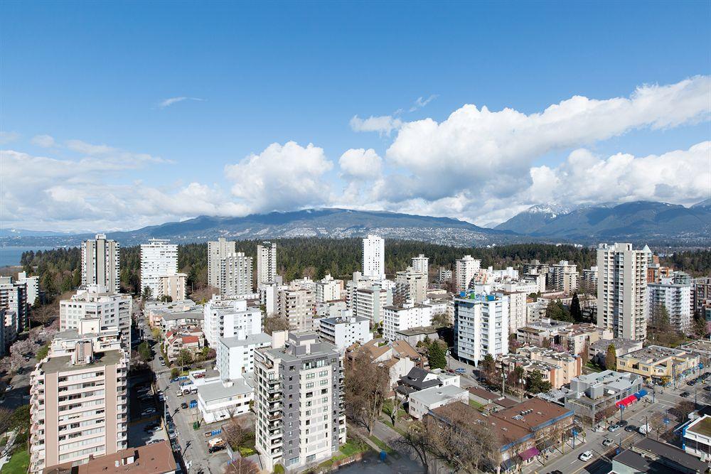 Coast Plaza Hotel And Suites Vancouver Extérieur photo