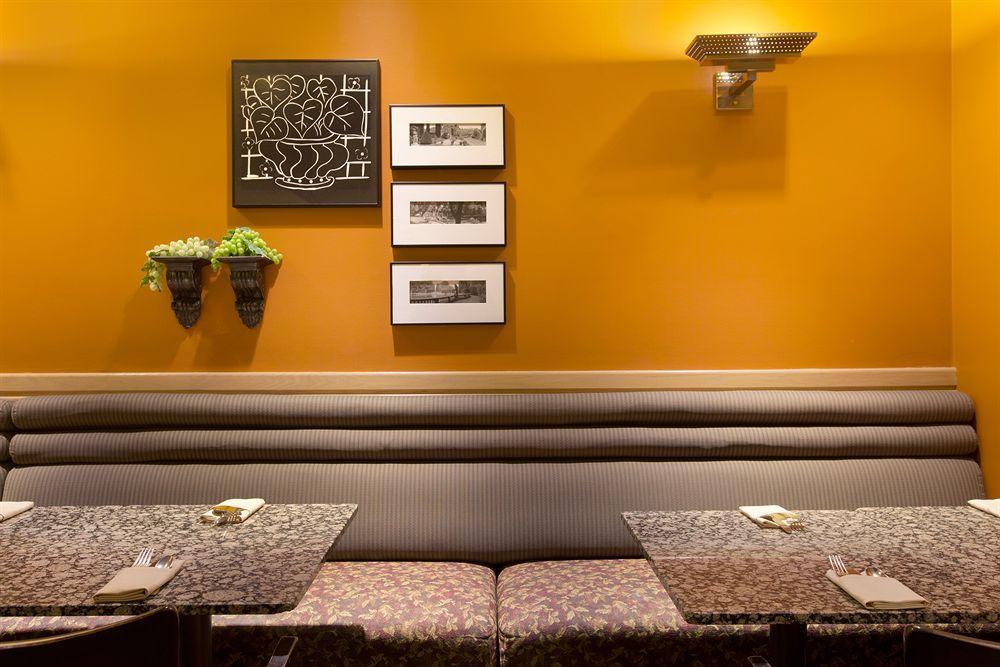 Coast Plaza Hotel And Suites Vancouver Extérieur photo