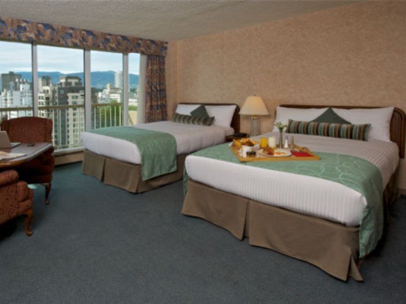 Coast Plaza Hotel And Suites Vancouver Extérieur photo