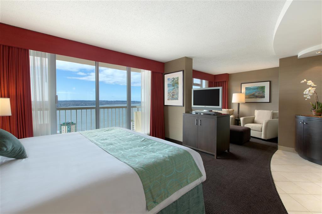 Coast Plaza Hotel And Suites Vancouver Extérieur photo