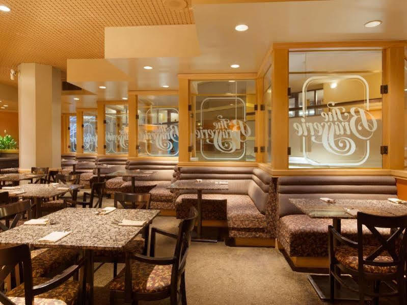 Coast Plaza Hotel And Suites Vancouver Extérieur photo