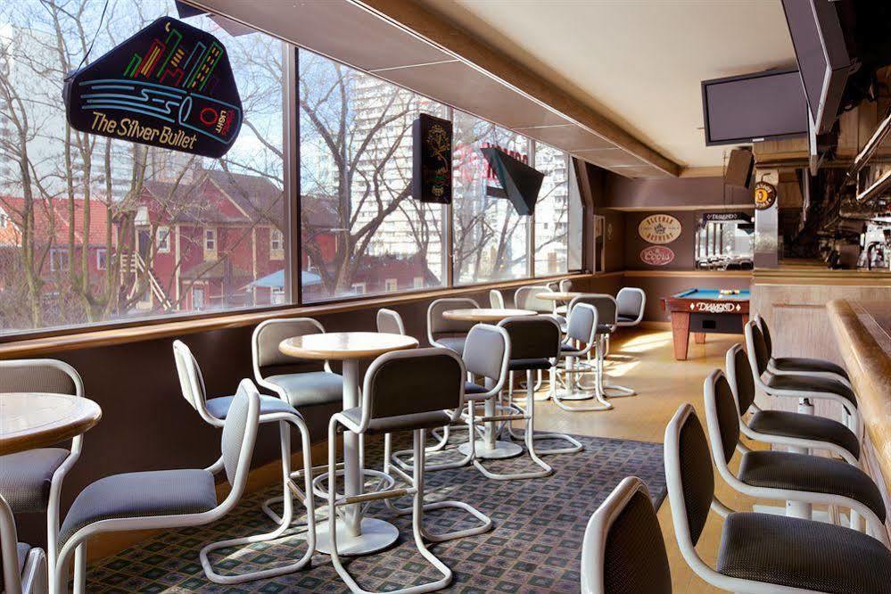 Coast Plaza Hotel And Suites Vancouver Extérieur photo